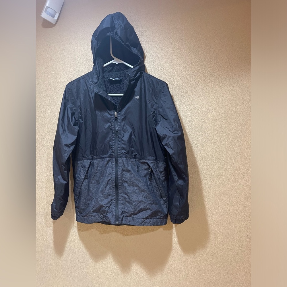 North face boys light weight Large jacket size M